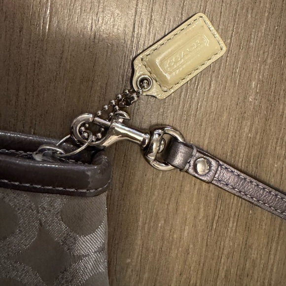 Coach Wristlet 🩶 - Picture 5 of 9